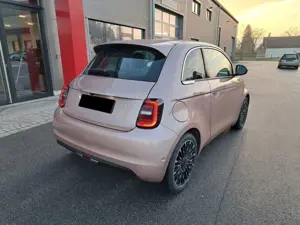Fiat 500e La Prima, Garantie bis 12/2026, 8-fach bereift Bild 4