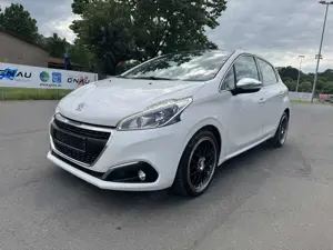 Peugeot 208 Allure 1.6 BlueHDi Euro6 / LED