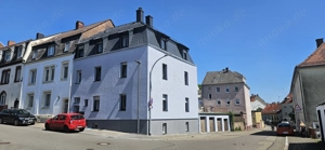 2 Immobiliengesellschaften mit 22 Einheiten 