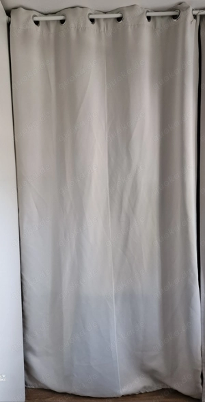 1  Schiebevorhang mit 8 Ösen