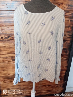 Blusen passen bei Größe s  36 je Bluse nur 2 