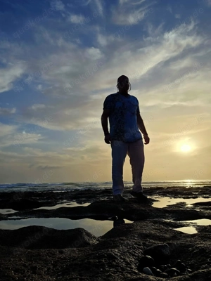 Natürliche hübsche Frau bis 60 Jahre + - 