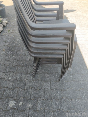 Stapelstühle braun