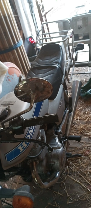 Motorrad CB 400 N silber,6000 km