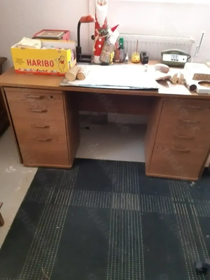 Schreibtisch 