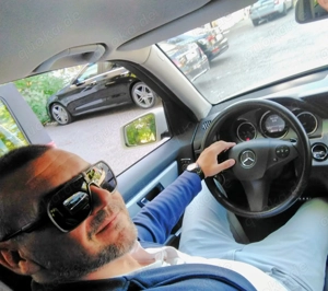 Ein persönlicher Fahrer, ein Sicherheitsbeamter, ich begleite Sie zu einer Veranstaltung oder etwas  Bild 3