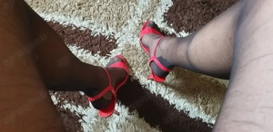 Nylon und High Heel Liebhaber sucht !