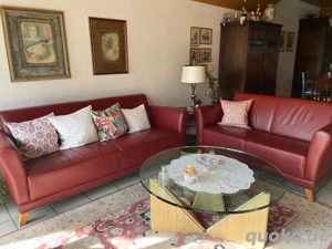 Ledercouch 3- und 2-Sitzer + Glastisch