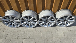 Privatverkauf: 4 gut erhaltene Alu-Felgen (Sommerreifen BMW 325i Limousine)