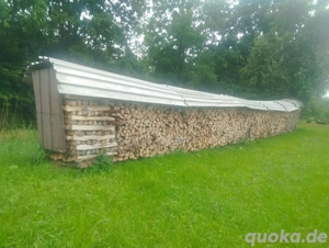 Sehr trockenes Brennholz Kaminholz Bild 3