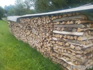 Sehr trockenes Brennholz Kaminholz Bild 6