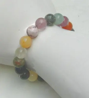 Edelsteinarmband, ein kleinr Edelsteingarten