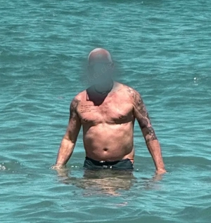 Dominanter Gentleman sucht devote Sie