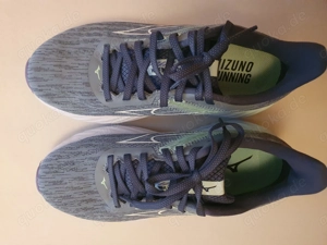 Mizuno Turnschuhe Größe 38,5 fast neuwertig zu verkaufen 
