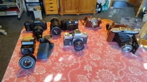 Verschiedene Kameras und Zubehör