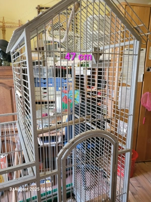 Zimmervoliere abzugeben