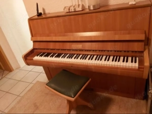 Klavier des schwäbischen Klavierbauers Weiss