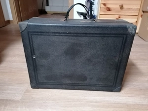 Koffergramophon mit 32 Platten 