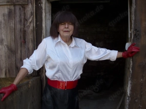 Dominante, phantasievolle und reife erfahrene TS Bizarrlady sucht den devoten Herrn Bild 5