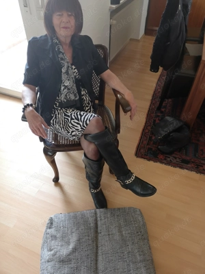 Dominante, phantasievolle und reife erfahrene TS Bizarrlady sucht den devoten Herrn Bild 8