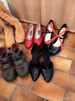 Schuhe und Stiefel zu verkaufen 