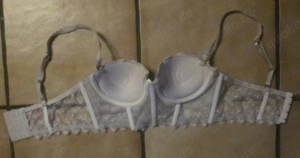 Gr. 75B: 2 BHs, weiß, cremefarben + Gr. 80B: 4 BHs, verschiedene Farben Bild 5