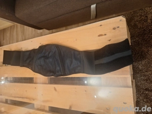 Motorradhelm Scorpion Belfast XL und Nierengurt