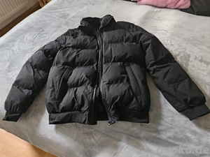 schwarze Winterjacke 