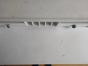 Weißer Schreibtisch zu verschenken Bild 3