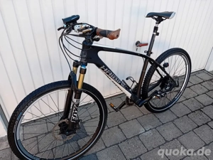 Mountainbike mit Sattelfederung