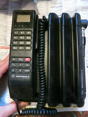 Antikes Mobiltelefon Motorola Associate 2000
