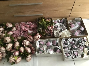 Christbaumschmuck sehr alte Handbemalte Baumkugeln mit Pfingstrosen Motiv.