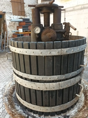 Weinkelter Historisch 1200L 