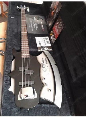 Gene Simmons Axe Bass SIGNED Bild 5