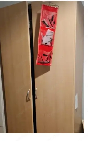 Kleider Schrank (gut)