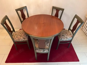 Neuwertiger Esstisch mit 6 Stühlen in Landhausoptik