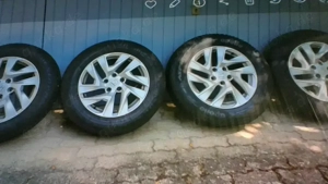 Winterreifen 4X 225 65 R17 mit Alufelgen