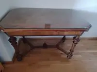 Antiker Tisch aus der Gründerzeit