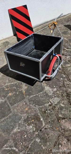 Roller Anhänger mit Deckel zu verkaufen 