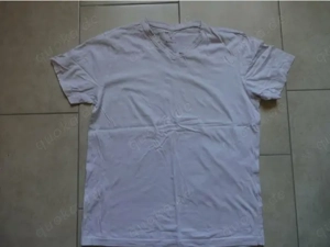 Männer-Basic-T-Shirts mit V-Ausschnitt zu verkaufen *neu* Größe L