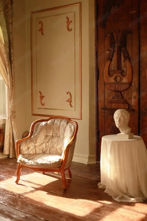 freundlichen Helfer für Arbeiten am Haus, im Keller, Mülltonnen herausstellen, Kartons entsorgen...