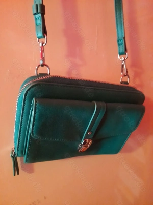 Kleine grüne Tasche aus Leder