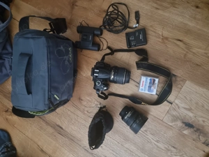 Nikon d5000 Spiegelreflexkamera mit Zubehör und Tasche
