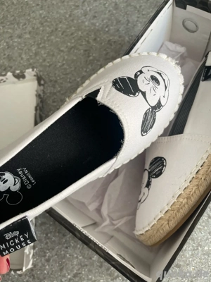 Espasdrilles mit Mickey Maus Motiv- ungetragen- Gr 38
