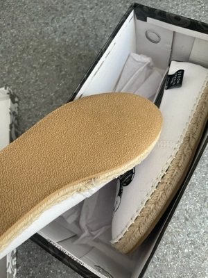 Espasdrilles mit Mickey Maus Motiv- ungetragen- Gr 38 Bild 2