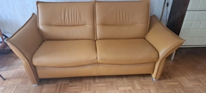Biete 2 1 2 Sitzer Ledercouch ( Top Zustand ) 4 Jahre alt.