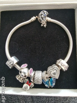 Pandora Armband mit Charms