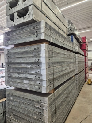 Doka Framax 270 und 135 Schalung 484,24m  auf Wunsch komplett mit Zubehör. Bild 2