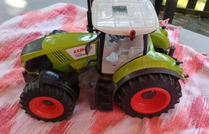 Claas Traktor mit Anhänger 