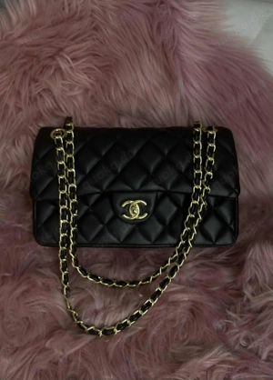 Chanel klassische schwarze Tasche    Chanel classic black bag 